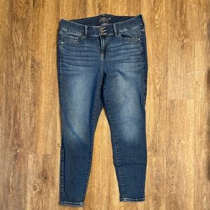 Torrid Jeans Women's Super Soft Jegging Medium Wash Denim Size 16R